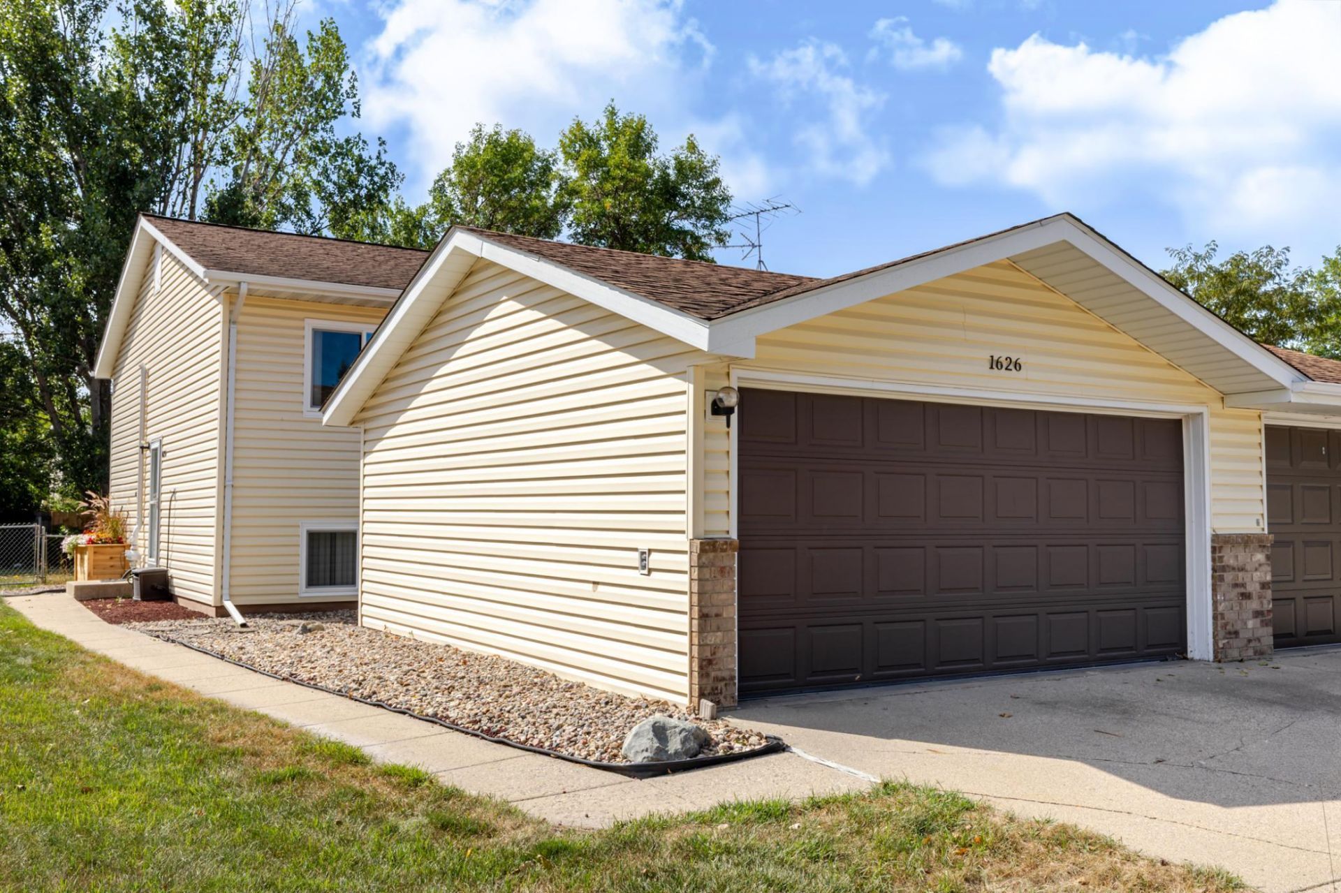 1626 34 1/2 Avenue S, Fargo, ND 58104 Main Photo