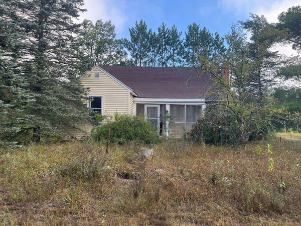 343 E Dubois, Idlewild, MI 49642