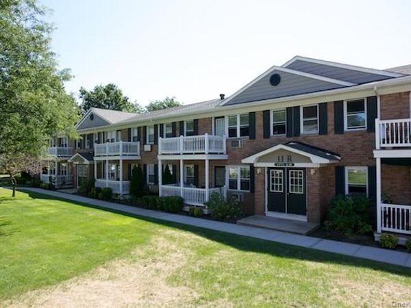 1355 Roanoke Avenue , Unit 11RB, Riverhead, NY 11901