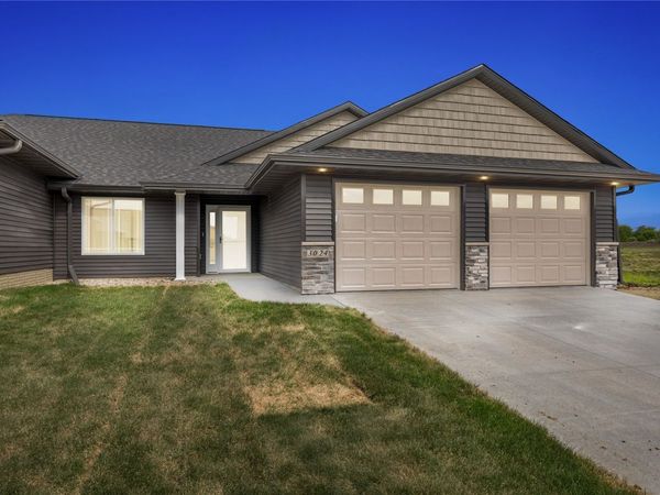 3206 Teton Street SW, Cedar Rapids, IA 52404