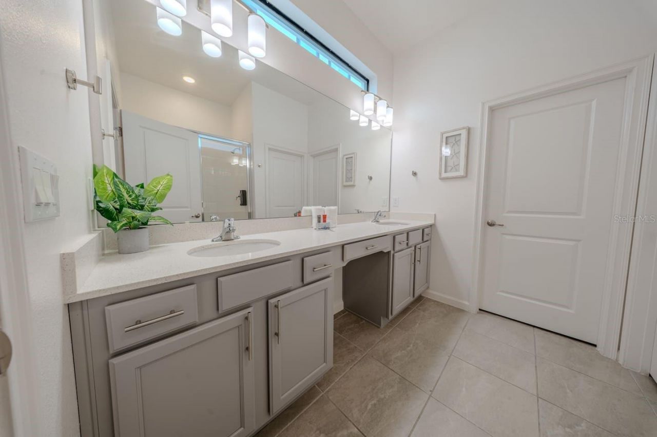 5863 High Seas Drive, Orlando, FL 32821 Photo