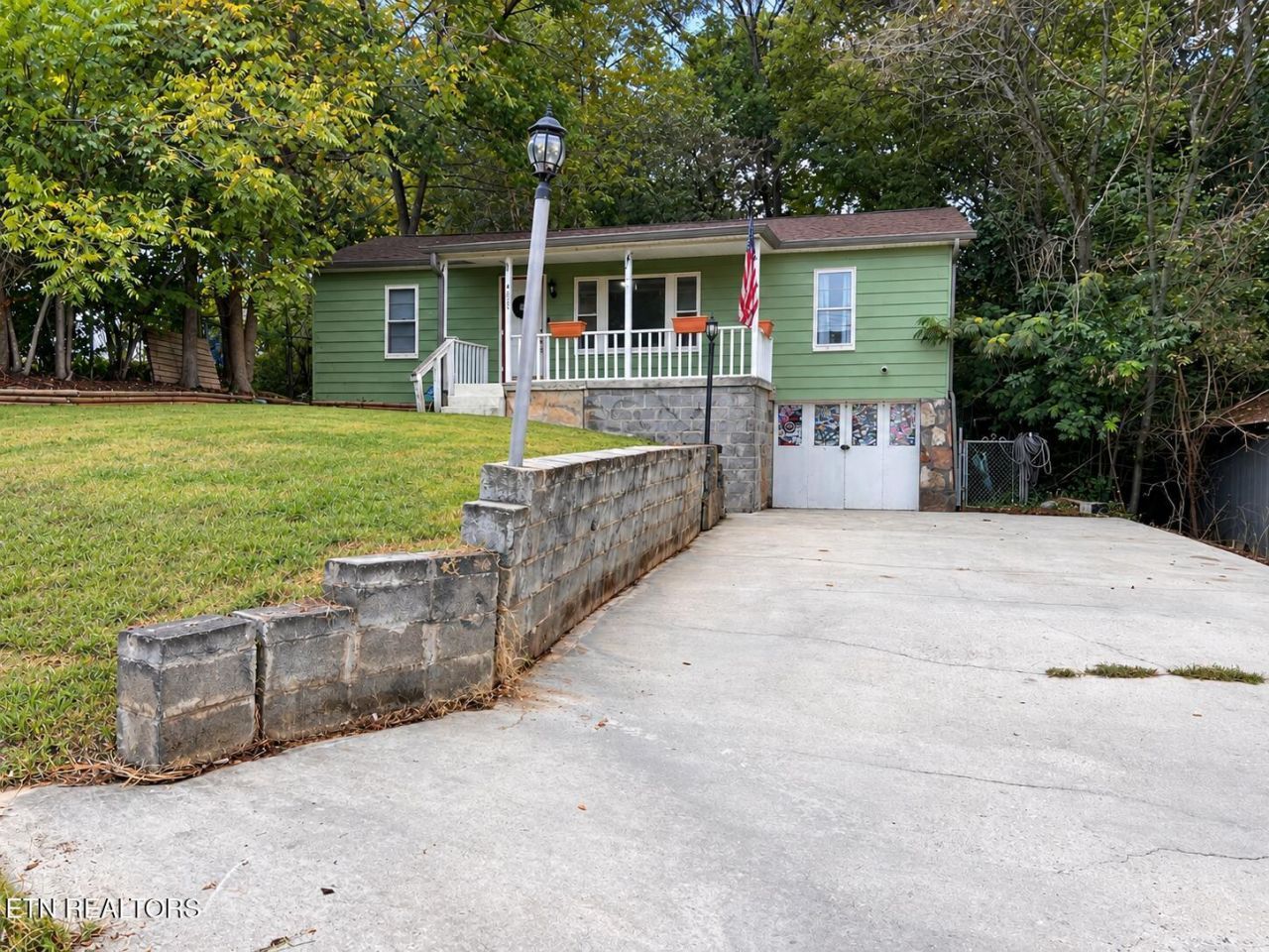 313 King Drive, Harriman, TN 37748 Main Photo