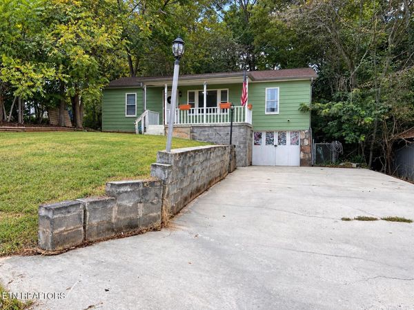 313 King Drive, Harriman, TN 37748