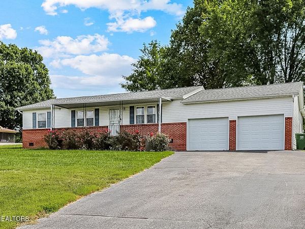 7518 Washington Pike, Corryton, TN 37721