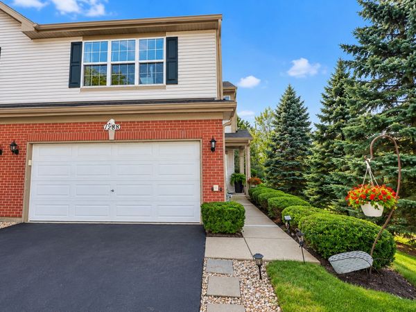 1288 W Black Wolf Road , Round Lake, IL 60073