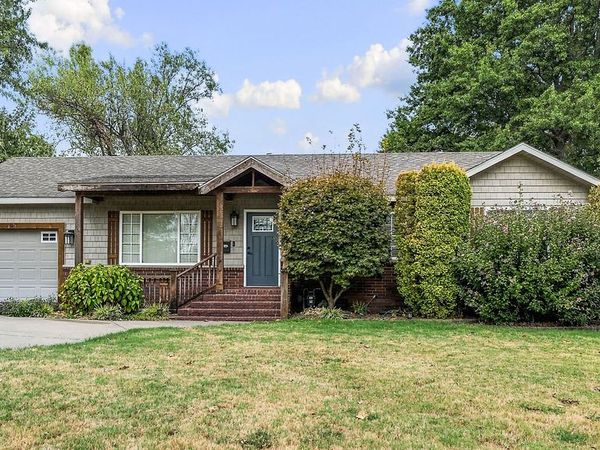 207 NW F Street , Bentonville, AR 72712