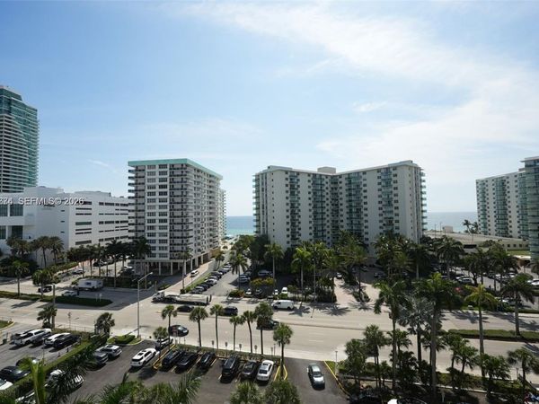 Unit 818, Hollywood, FL 33019