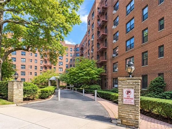 84-01 Main Street , Unit 429, Briarwood, NY 11435