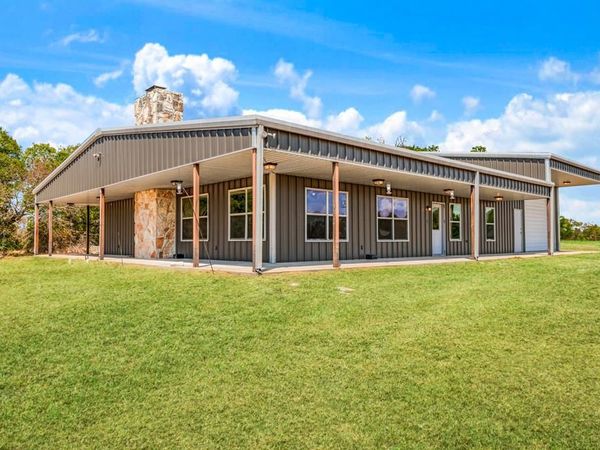 2078 Farm Road 2122, Roxton, TX 75477