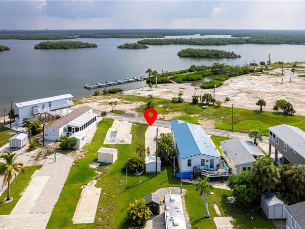 61 Oyster Bay LN, FORT MYERS BEACH, FL 33931