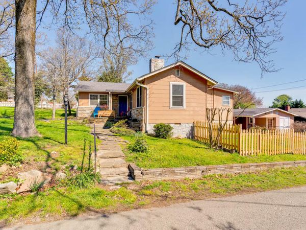 1008 S Crest Road, Rossville, GA 30741