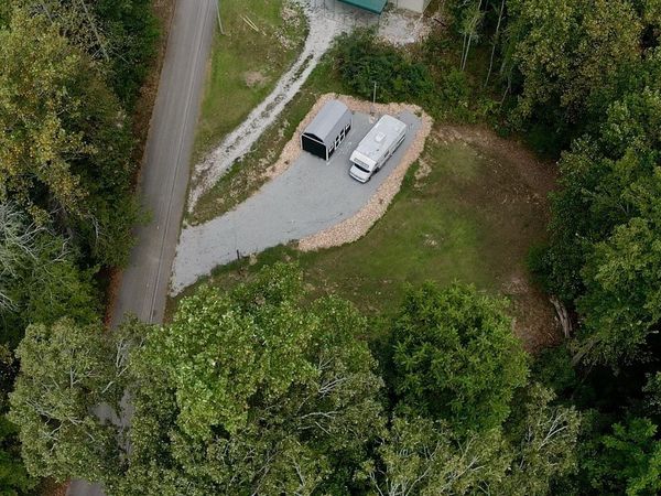 60 Whippoorwill Ln , Decaturville, TN 38329
