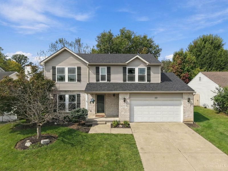 221 Clearbrook Drive, Franklin, OH 45005 Photo 2