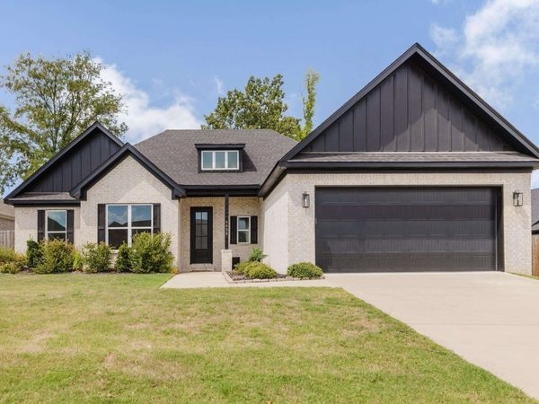 6025 Coral Ridge Drive, Bryant, AR 72022