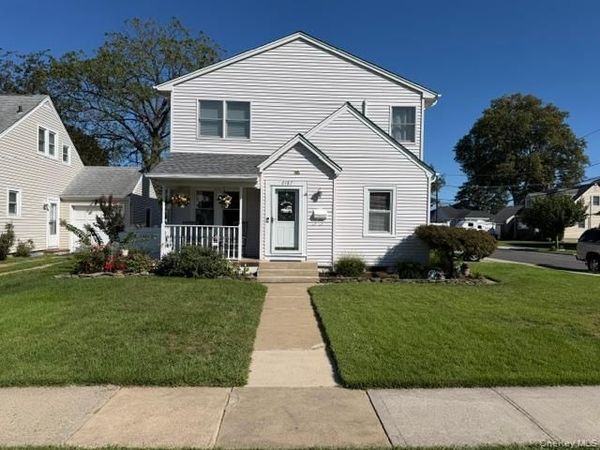 2487 Arthur Court , Oceanside, NY 11572