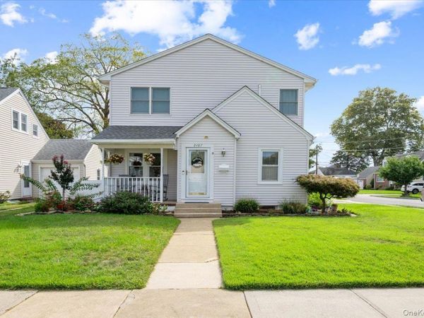 2487 Arthur Court, Oceanside, NY 11572