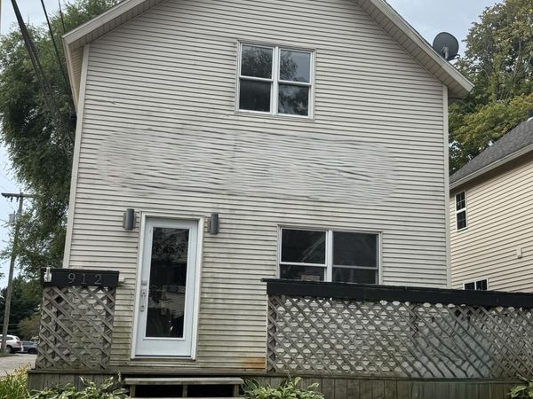 912 Market Street, St. Joseph, MI 49085