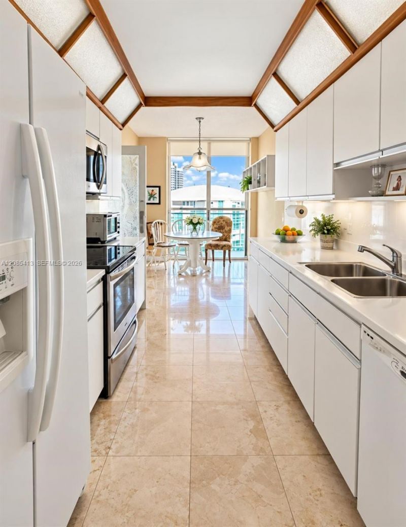 19355 Turnberry Way, Unit 24E, Aventura, FL 33180 Photo