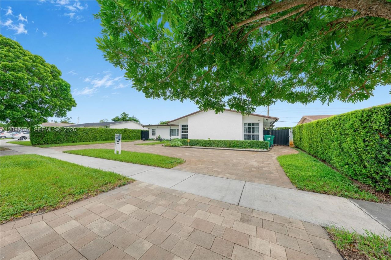12311 SW 39th Ter, Miami, FL 33175 Photo