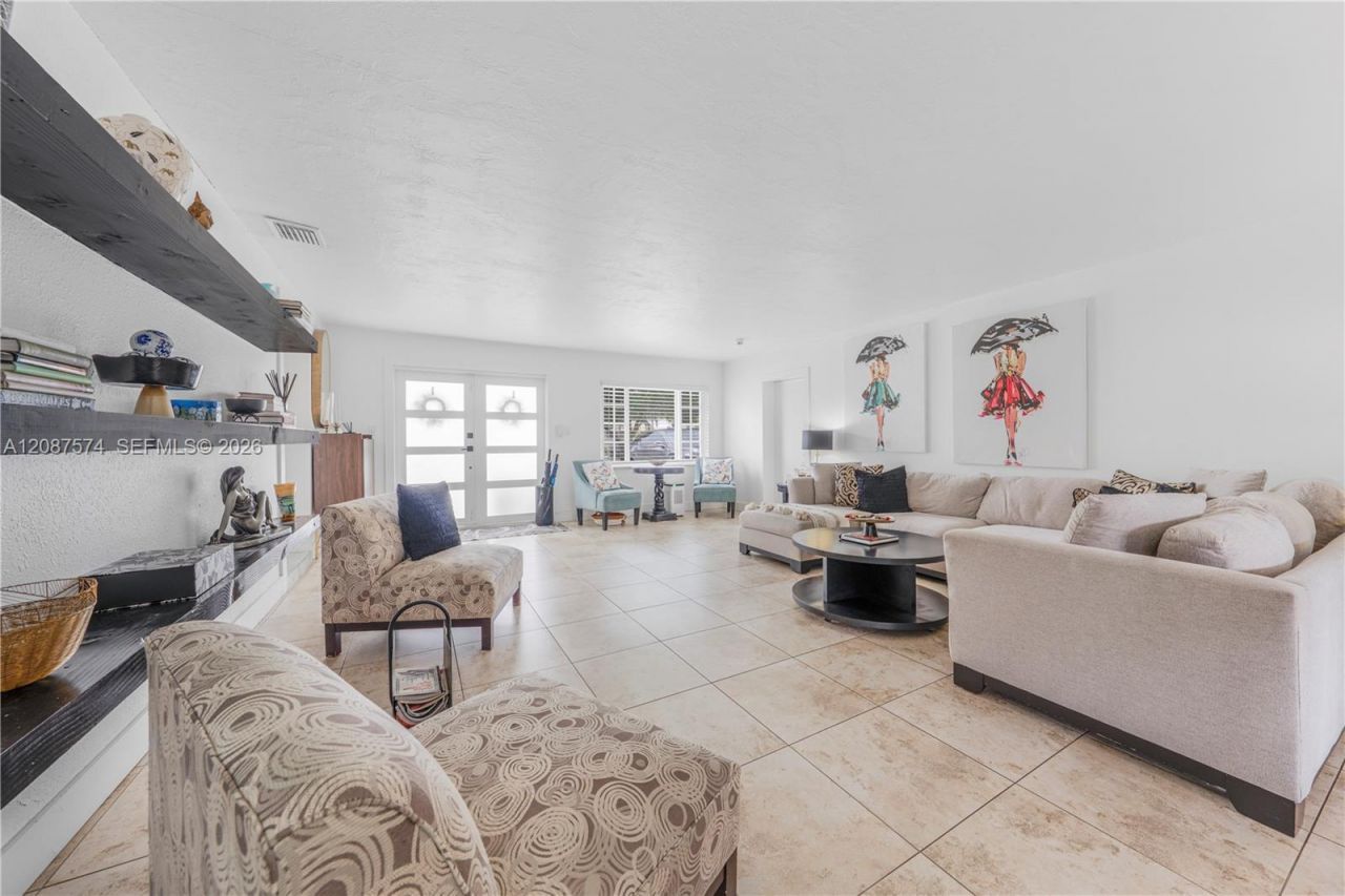 12311 SW 39th Ter, Miami, FL 33175 Photo