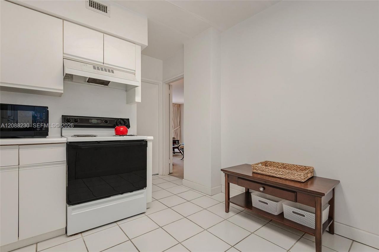 5700 Collins Ave, Unit 12D, Miami Beach, FL 33140 Photo