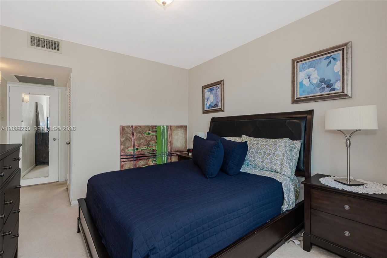 5700 Collins Ave, Unit 12D, Miami Beach, FL 33140 Photo