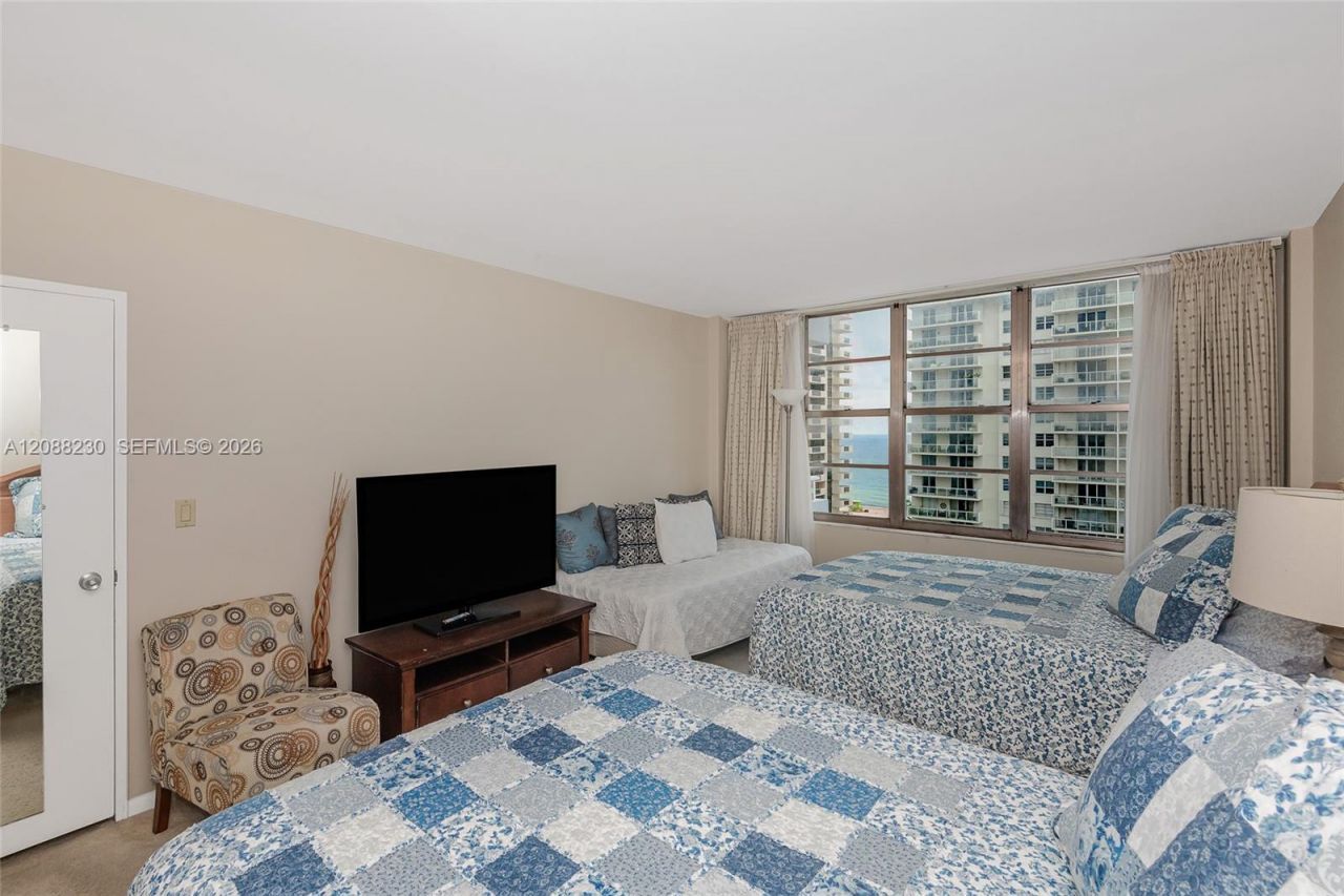 5700 Collins Ave, Unit 12D, Miami Beach, FL 33140 Photo