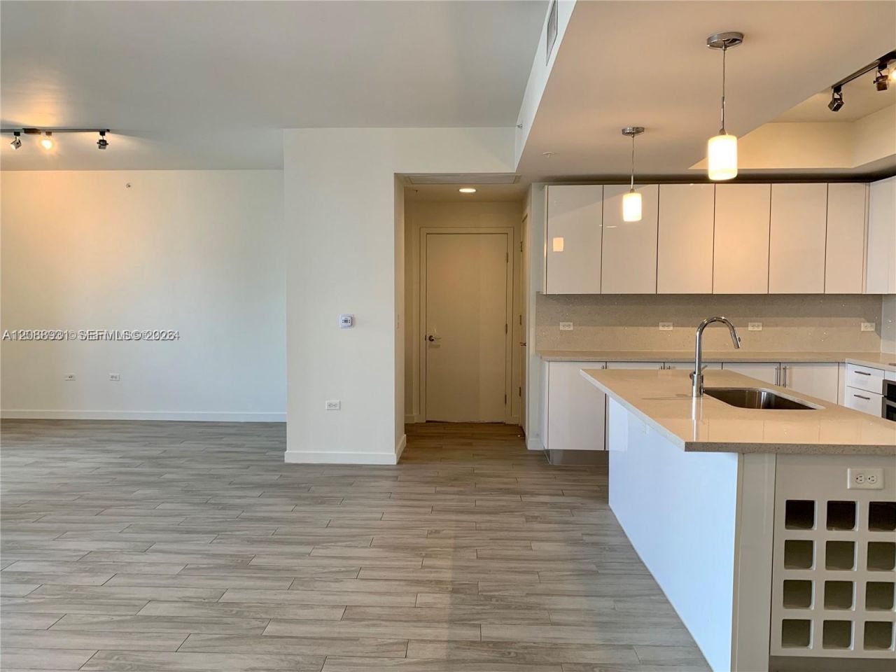 999 SW 1st Ave, Unit 3206, Miami, FL 33130 Photo
