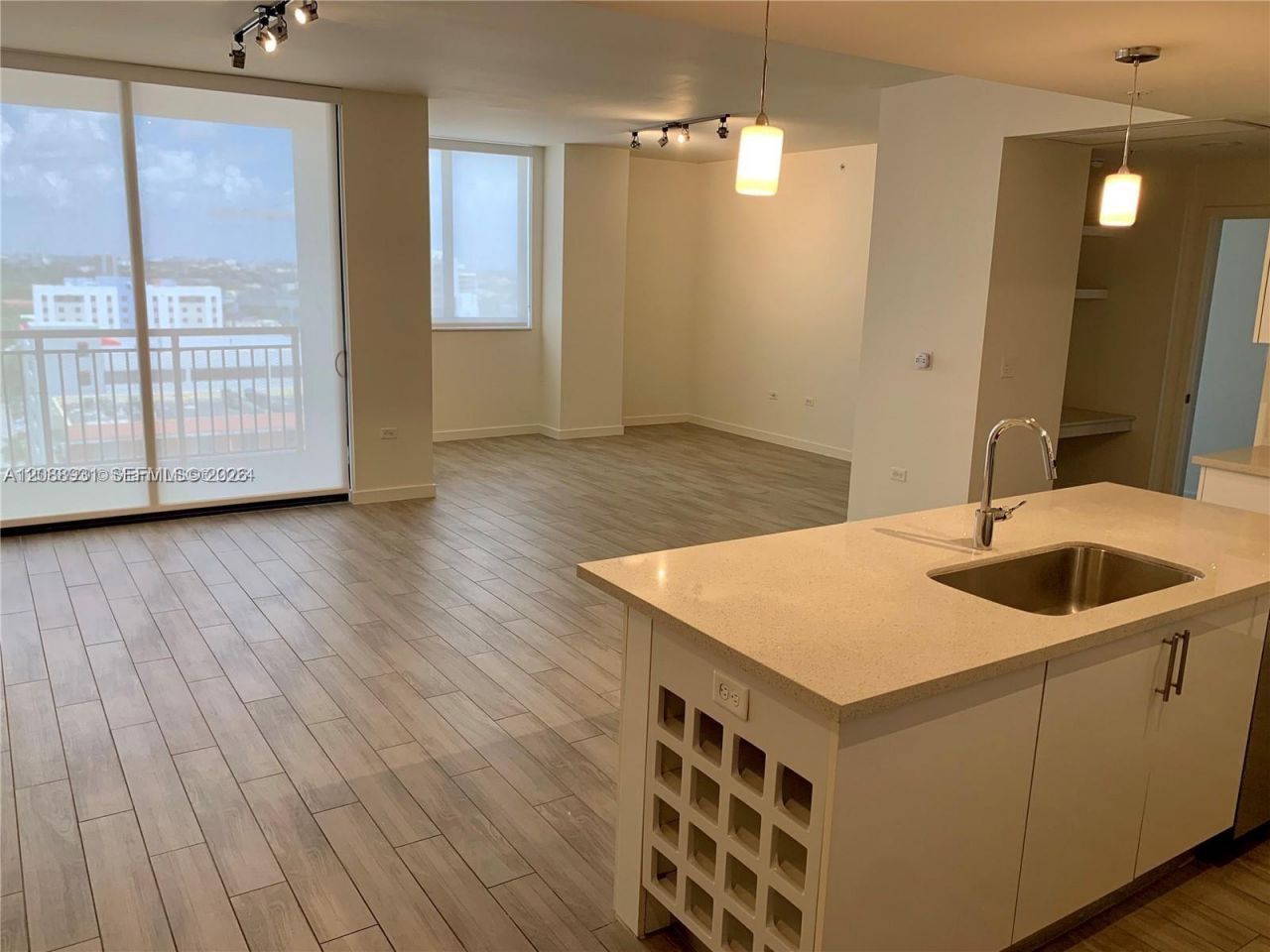999 SW 1st Ave, Unit 3206, Miami, FL 33130 Photo