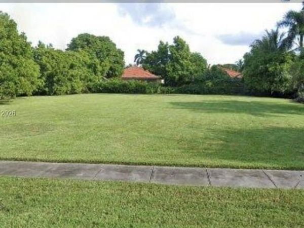 25 NW 160th St, Miami, FL 33169
