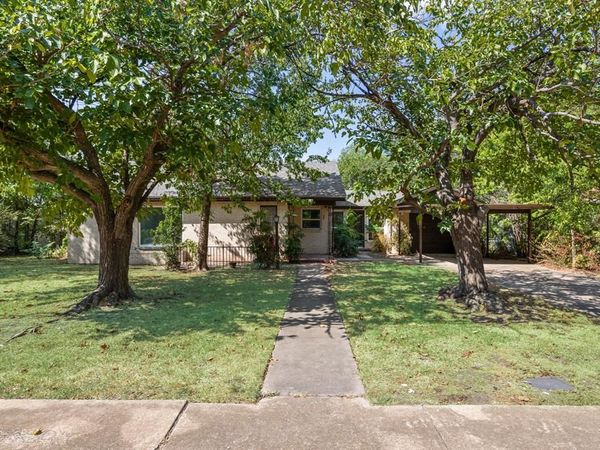 1606 N Woods Street, Sherman, TX 75092