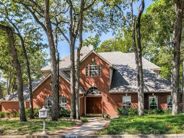 1814 Woodridge Drive, Arlington, TX 76013