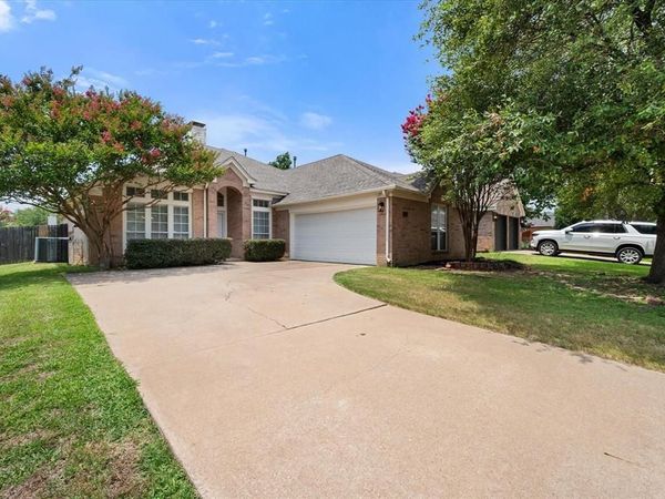 6604 High Brook Drive, Fort Worth, TX 76132