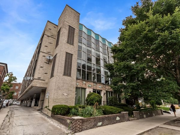 938 NORTH Boulevard , Unit 402, Oak Park, IL 60301
