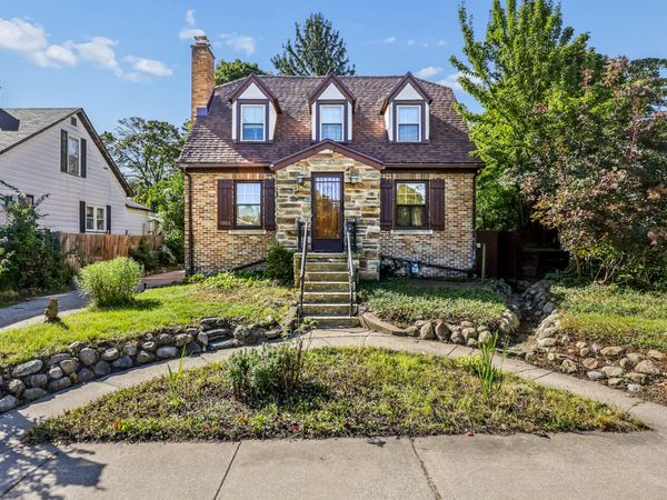 1053 W Forest Avenue, Muskegon, MI 49441