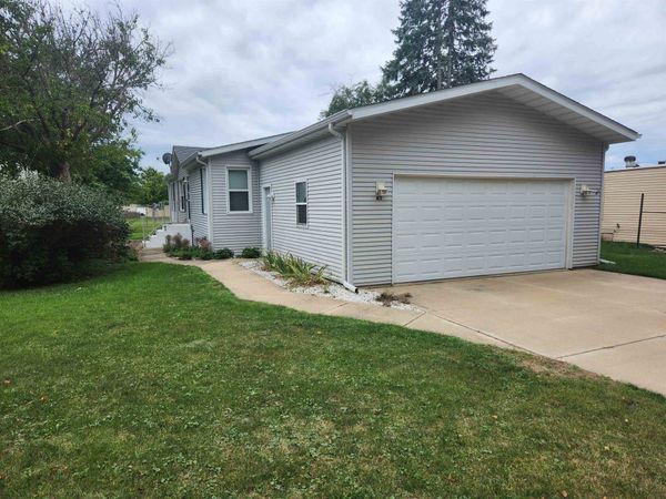 411 Spruce Drive, BELVIDERE, IL 61008