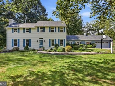 4 GINGERWOOD ROAD, MALVERN, PA 19355