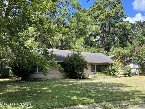 411 Pimlico Place, Jackson, MS 39211