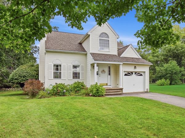 72 Palomino Dr, Franklin, MA 02038