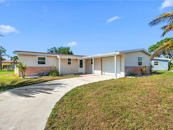160 Francis DR NE, PORT CHARLOTTE, FL 33952