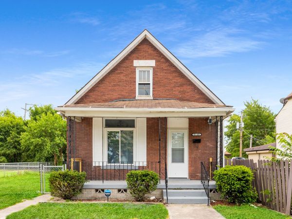 15 155th Street , Calumet City, IL 60409