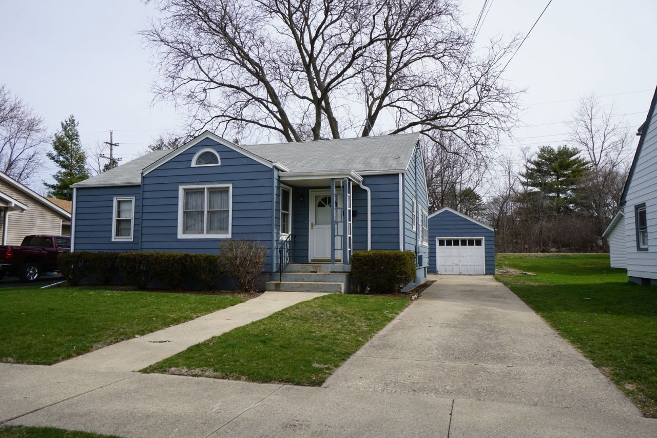 23 Lincoln Avenue, East Dundee, IL 60118 Main Photo