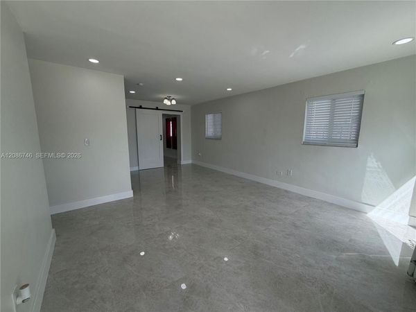 1610 N 70th Ave, Hollywood, FL 33024