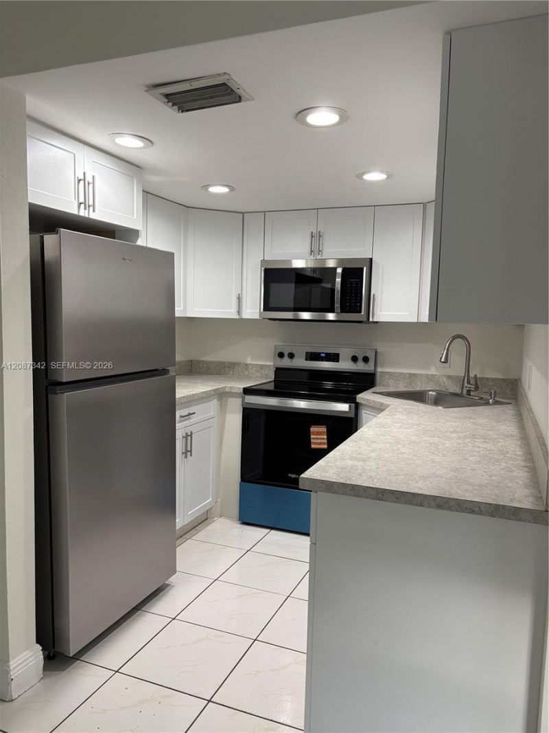 5023 E Society Pl E, Unit I, West Palm Beach, FL 33415 Photo