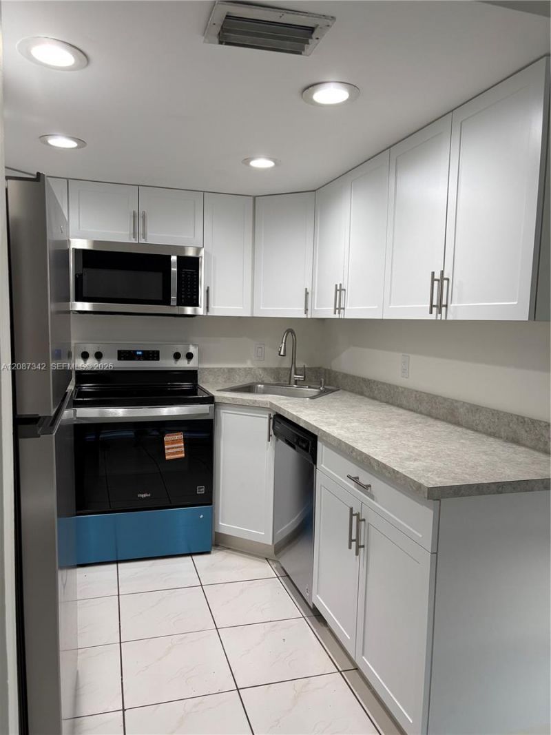 5023 E Society Pl E, Unit I, West Palm Beach, FL 33415 Photo