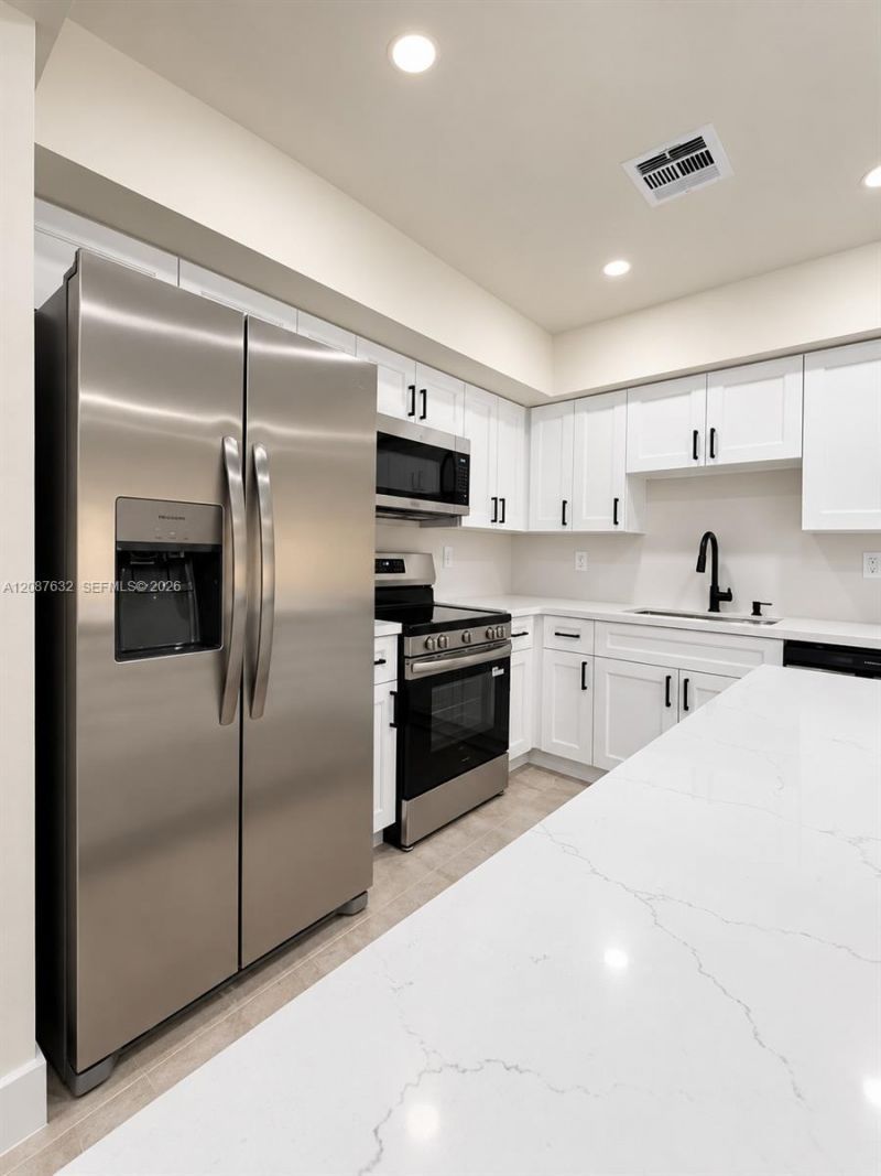 7164 W 3rd Ave, Hialeah, FL 33014 Photo