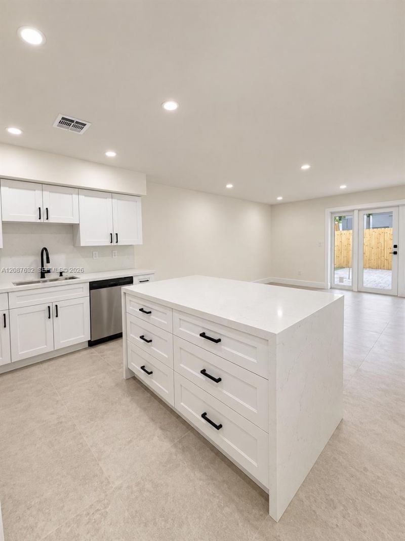 7164 W 3rd Ave, Hialeah, FL 33014 Photo
