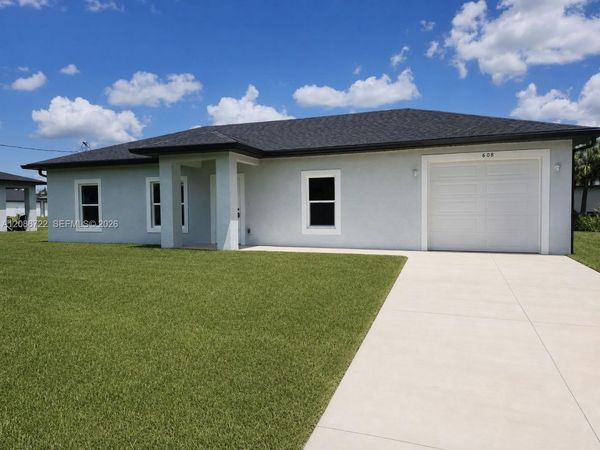 608 KLEINART DR, Lehigh Acres, FL 33972