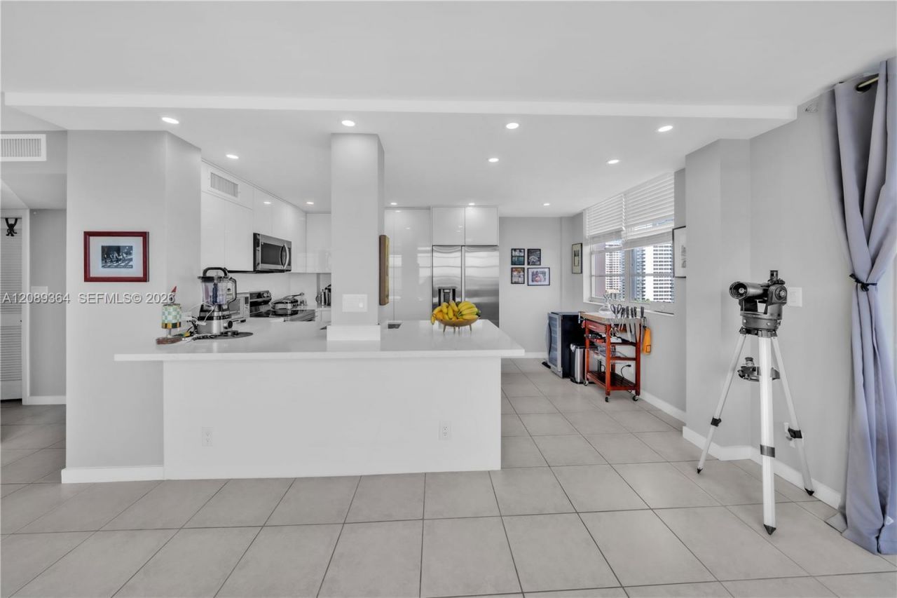 3161 S Ocean Dr, Unit 1106, Hallandale Beach, FL 33009 Photo