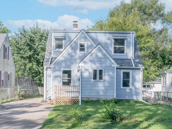 228 Highmoor Drive, Round Lake Park, IL 60073